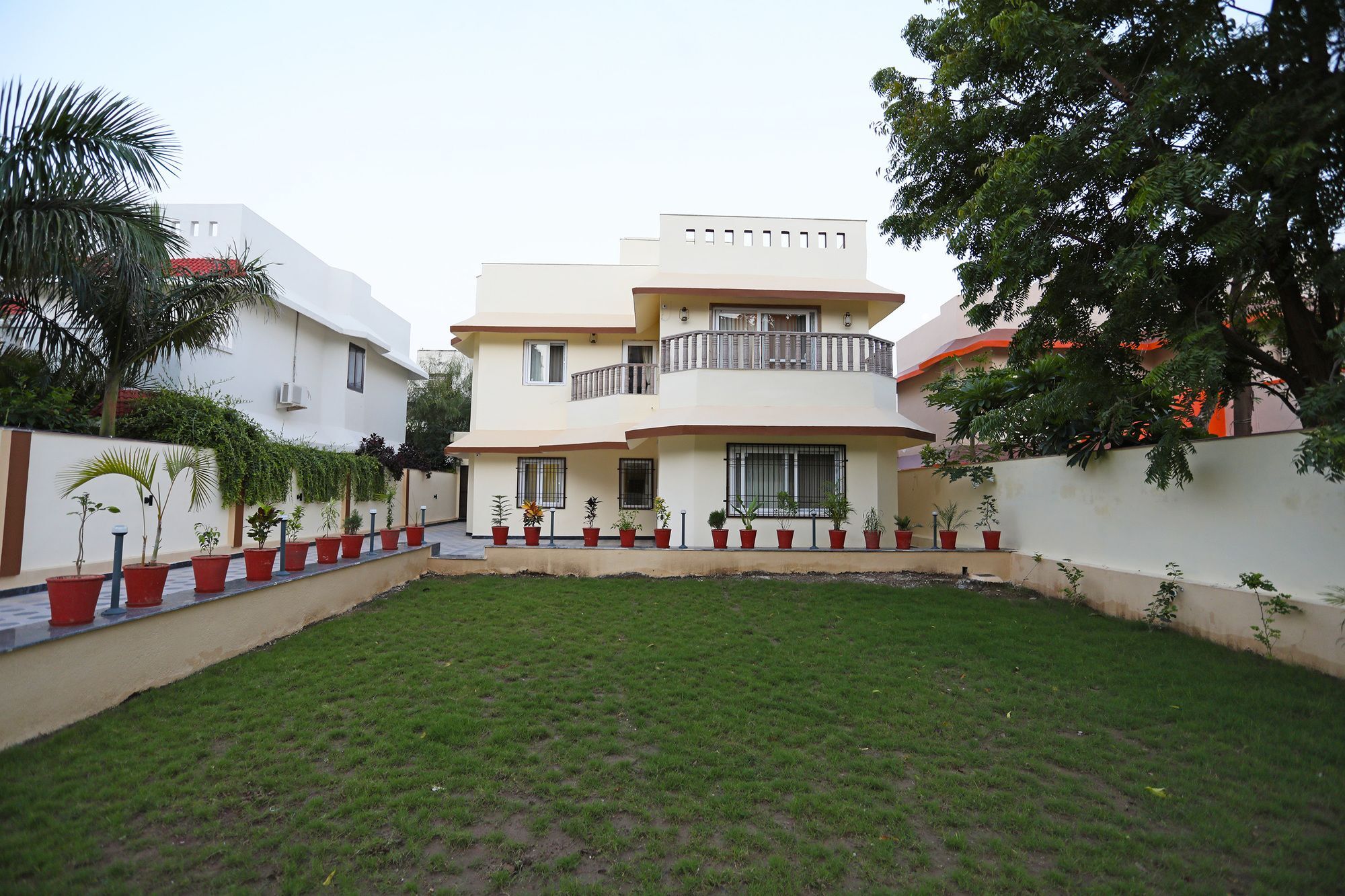 Oyo 9428 Hill View Room Goverdhan Vilas Udaipur Bagian luar foto