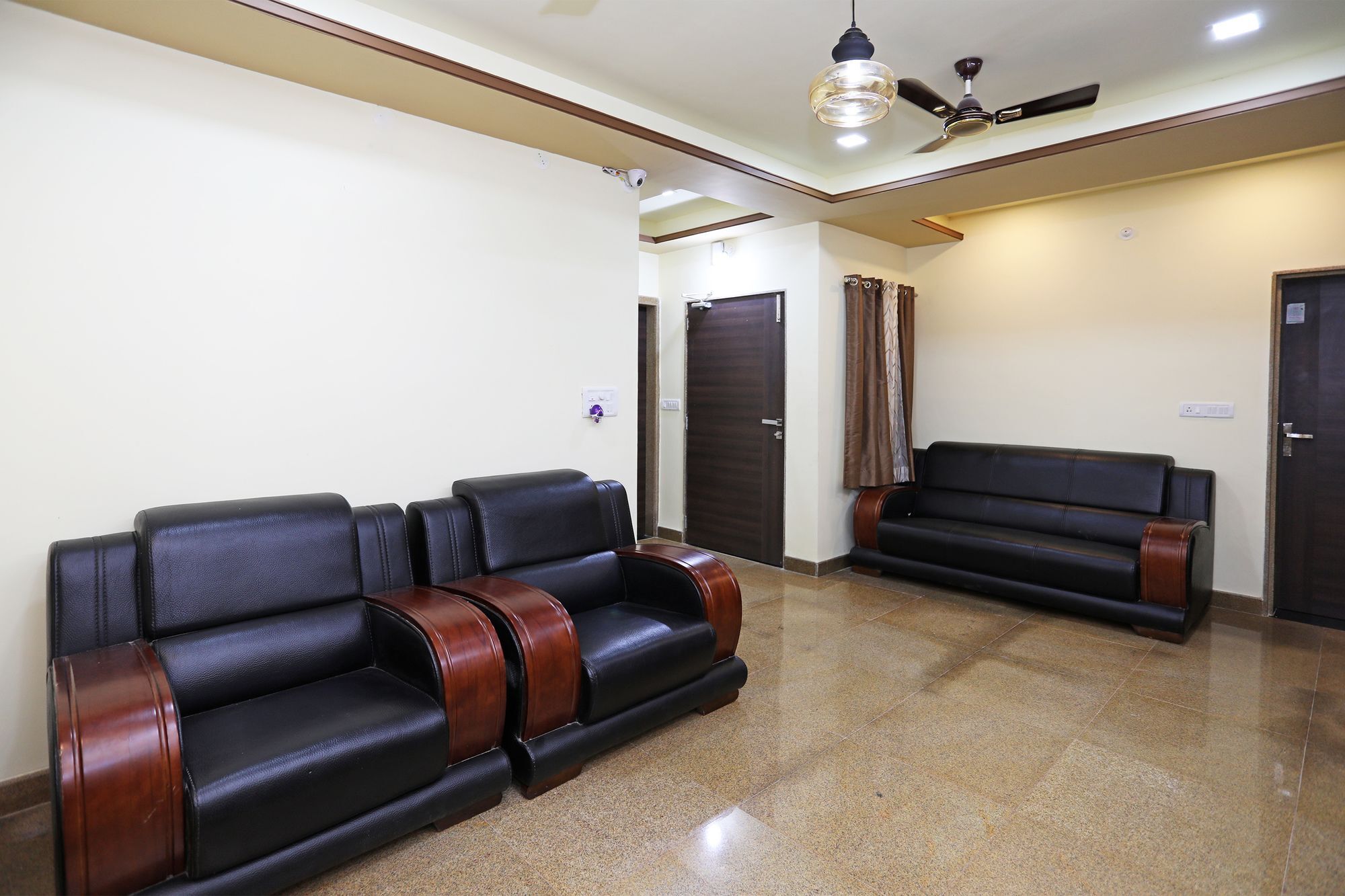 Oyo 9428 Hill View Room Goverdhan Vilas Udaipur Bagian luar foto