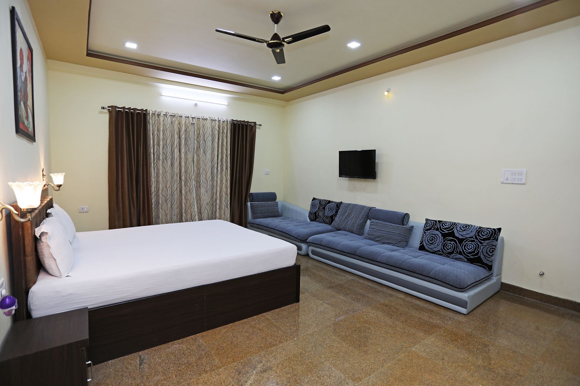Oyo 9428 Hill View Room Goverdhan Vilas Udaipur Bagian luar foto
